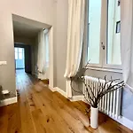 Апартаменты Chic Riverside 3-room Next To San Niccolo Флоренция
