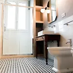 Chic Riverside 3-room Next To San Niccolo Апартаменты