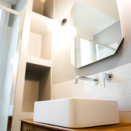 Chic Riverside 3-room Next To San Niccolo