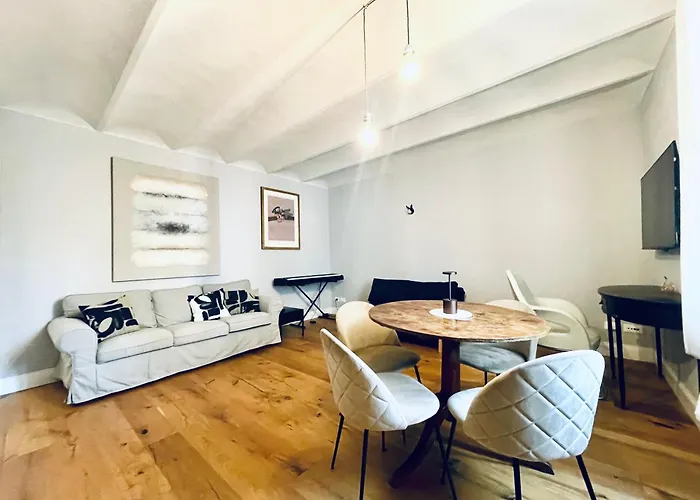 Chic Riverside 3-room Next To San Niccolo Lejlighed *