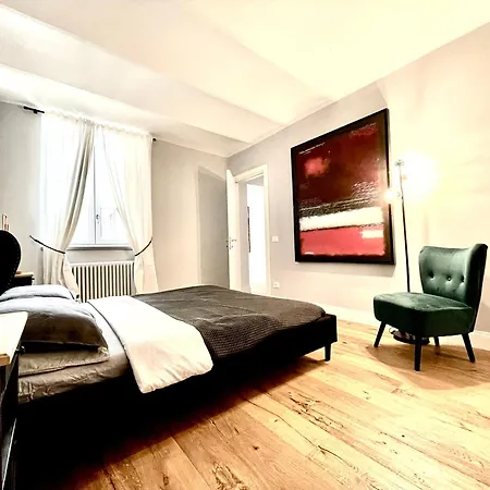 Chic Riverside 3-room Next To San Niccolo Lägenhet