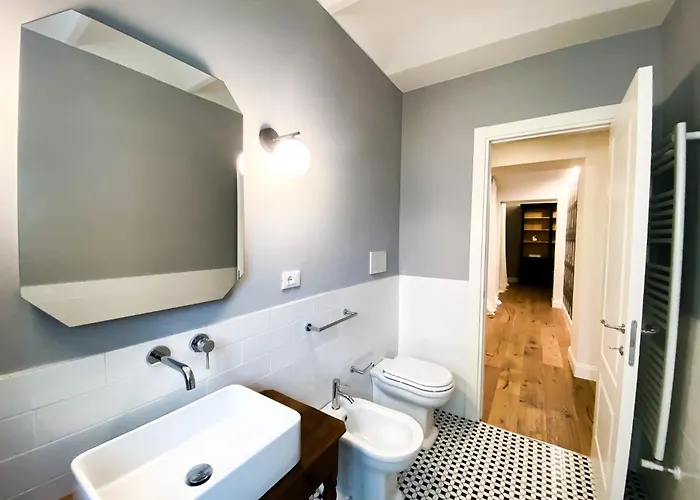 Chic Riverside 3-room Next To San Niccolo Floransa