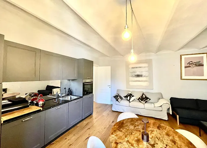 Chic Riverside 3-room Next To San Niccolo Florens