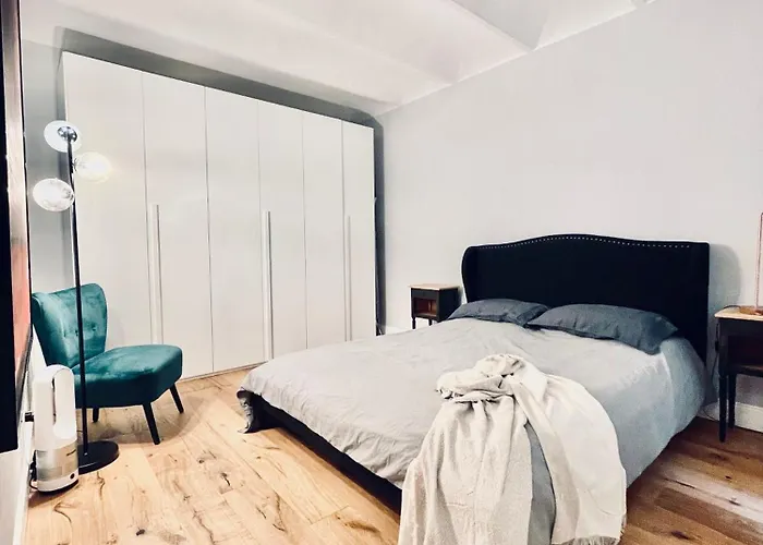 Chic Riverside 3-room Next To San Niccolo *